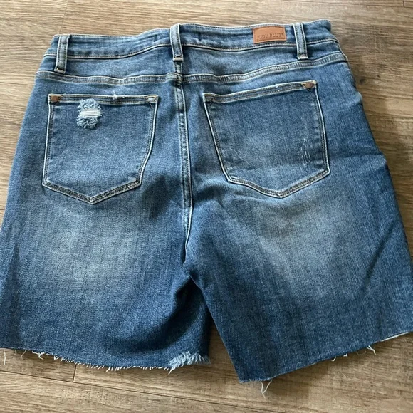 Judy Blue Classic Blue Denim - Picture 3 of 3